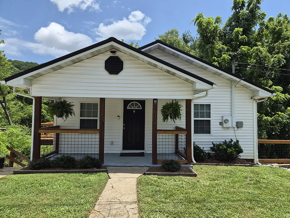 2612 Scottish Pike