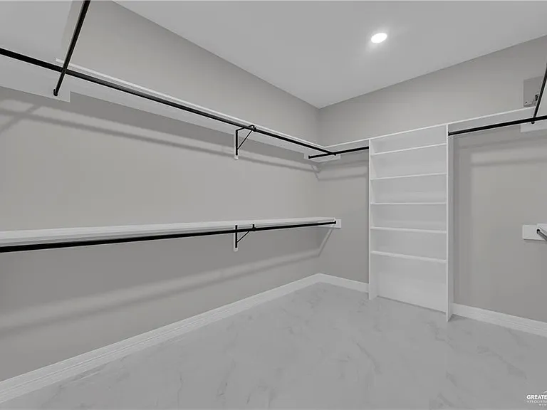 1305 W Oscar St — Photo 6