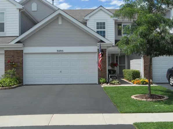 3095 Courtland St, Woodstock, IL 60098