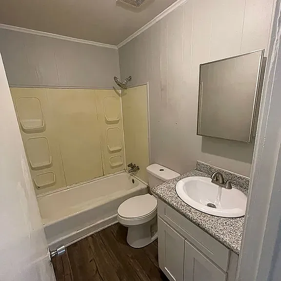 6352 Diamond Ave — Photo 8