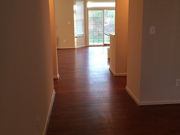 4th image of 44151 Beaver Creek Dr
