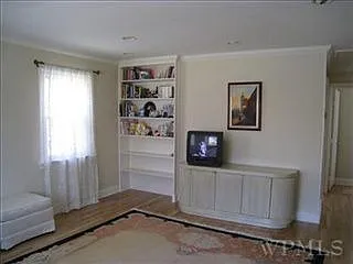 152 Kent Shore Dr photo 1