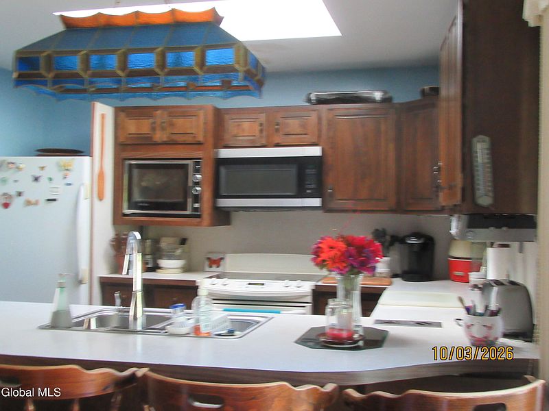 4th image of 469 Elliot Road
