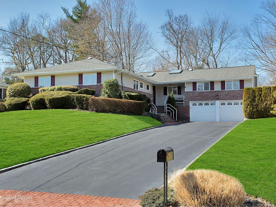 1st image of 9 Cornell Dr