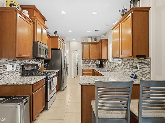 3rd image of 8119 Winterfell Pl