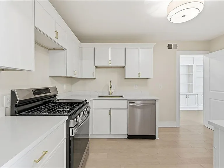 2632 Peachtree Rd NW #304B — Photo 12