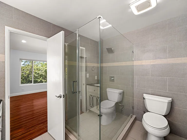 3751 Prestwick Dr — Photo 30