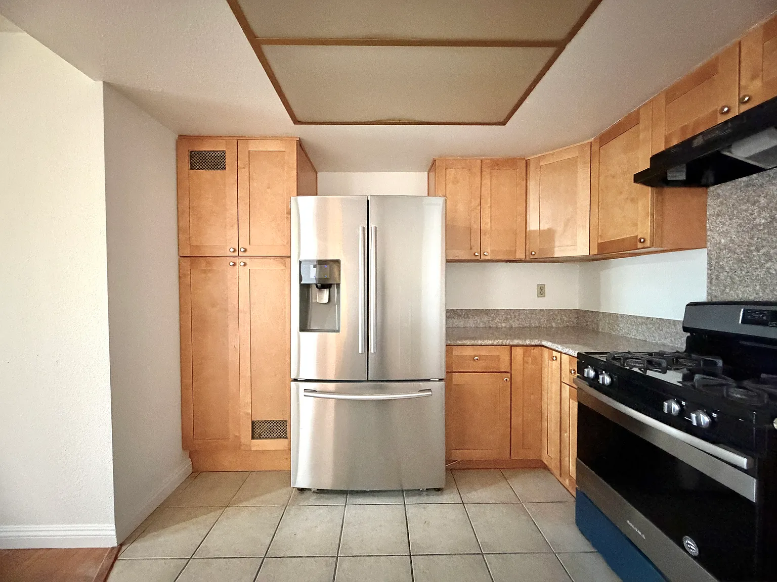 2 bed, 1000 sqft, $2,700 — Photo 4