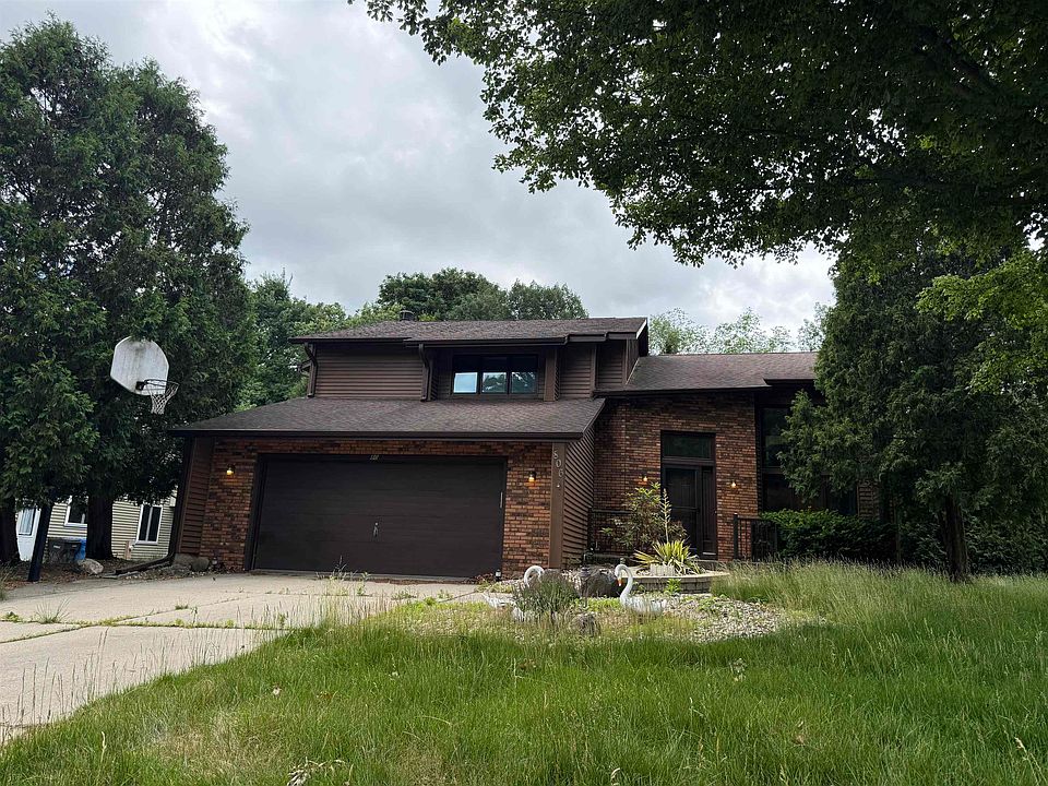1st image of 806 Tamarack Way