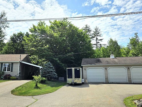 3rd image of 20 Indianhead Lane