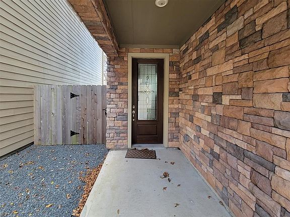 3rd image of 11011 Clover Hollow Ln