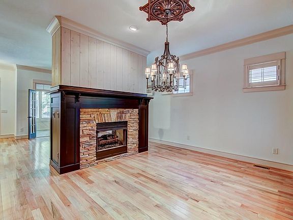 5th image of 2777 Prado Ln