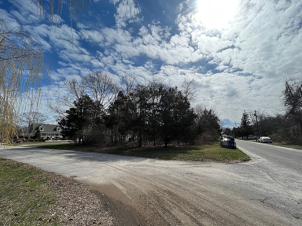 1915 E Gillette Dr, East Marion, NY 11939 Zillow