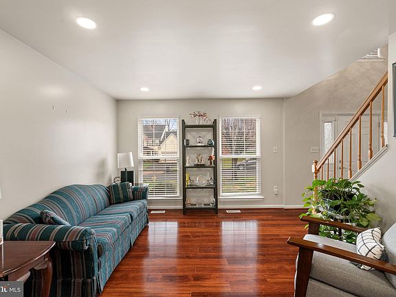 5th image of 31 Francis Ct
