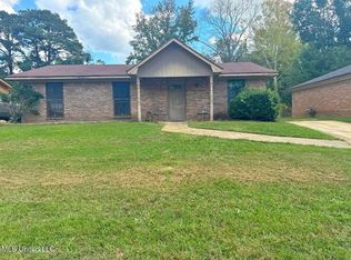 1720 Brookhollow Cir, Jackson, MS 39212
