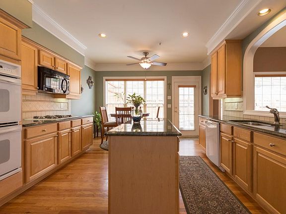 5th image of 142 Westchester Dr SE #142