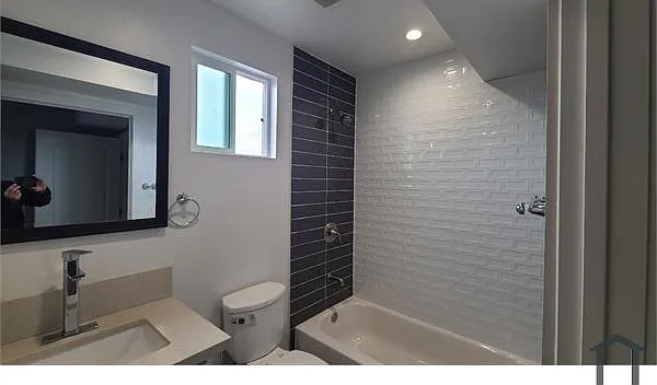 841 E 32nd St #841 — Photo 5