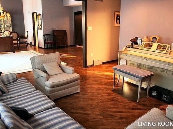2nd image of 641 W Evergreen Ct #61