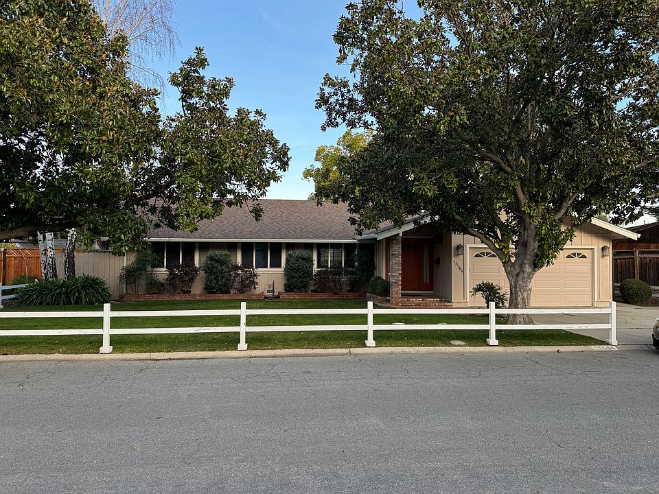 1st image of 15586 Gardenia Way