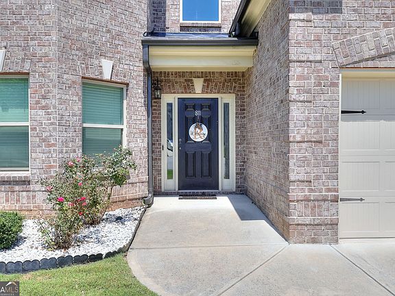 2nd image of 811 Overlook Path Way
