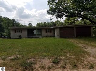 514 E Clarence Rd, Harrison, MI 48625