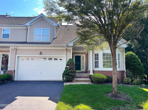 1 Cambridge Court, Eatontown, NJ 07724