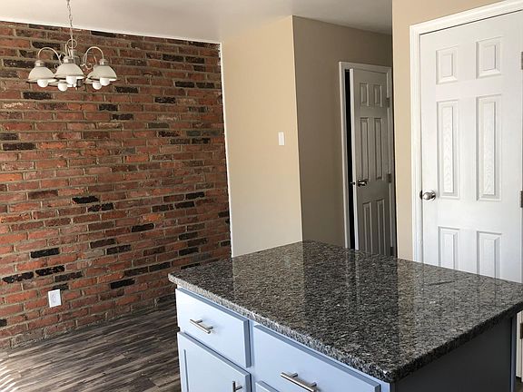 4th image of 4 Trenton Sq #4