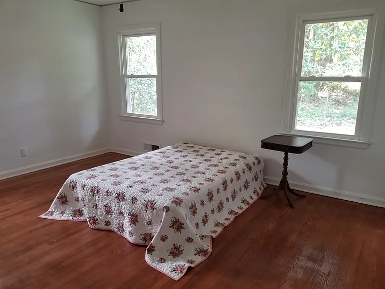 2079 Honeysuckle Ln SW — Photo 12