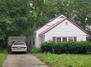 2015 Evelyn St, Perry, IA 50220