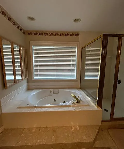 930 Robins Pl — Photo 13