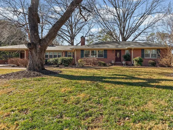701 4th Ave, Farmville, VA 23901