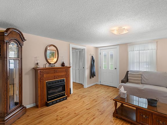 3rd image of 2218 Rebel Hollow Rd