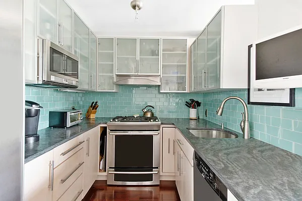 Sold by Keller Williams NYC | media 4