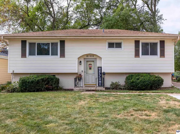 8105 Valley Rd, La Vista, NE 68128