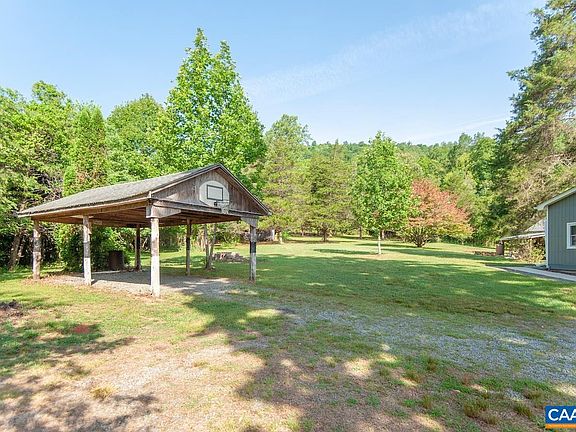 3rd image of 1015 Rock Spring Rd