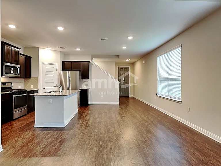 6101 Gerard Dr — Photo 3