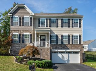 212 Foxwood Rd, Coraopolis, PA 15108