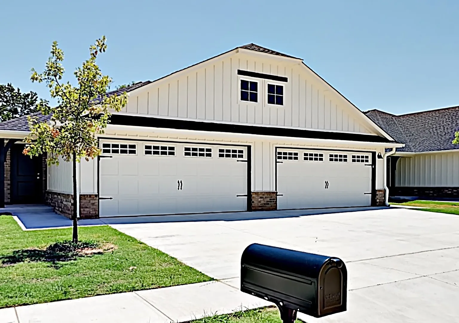 3 Bedroom 2 Bathroom 2 Car Garage Duplex Near Tinker AFB — Photo 1