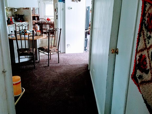 View from hallway to kitchenarea