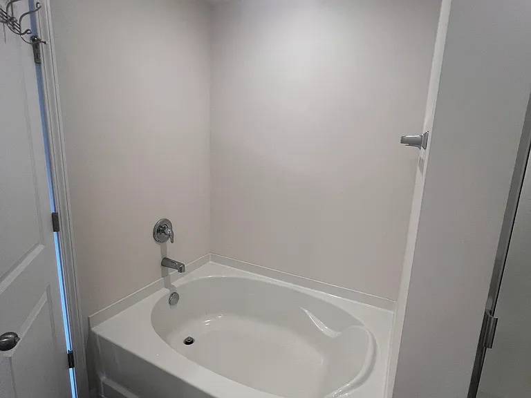 8185 Kennesaw Dr — Photo 18