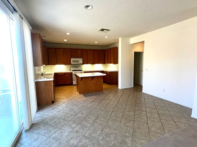 14820 Coachman Rd — Photo 2