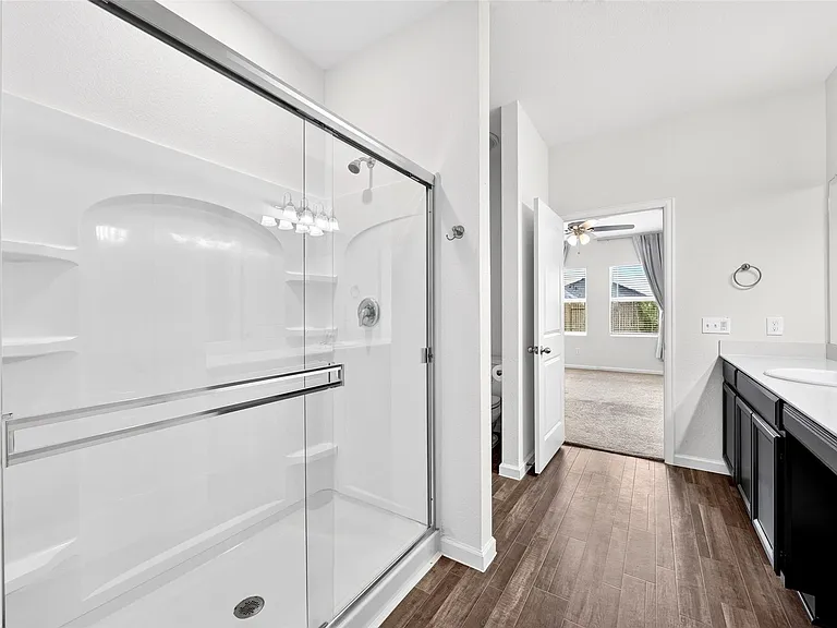 1024 Banyon Tree Ln — Photo 31