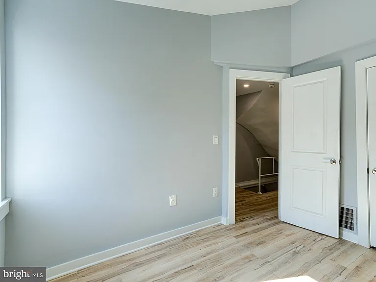 704 Miller St — Photo 14