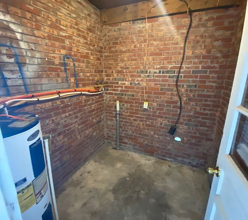 1st image of 208 Rosemont Dr #1