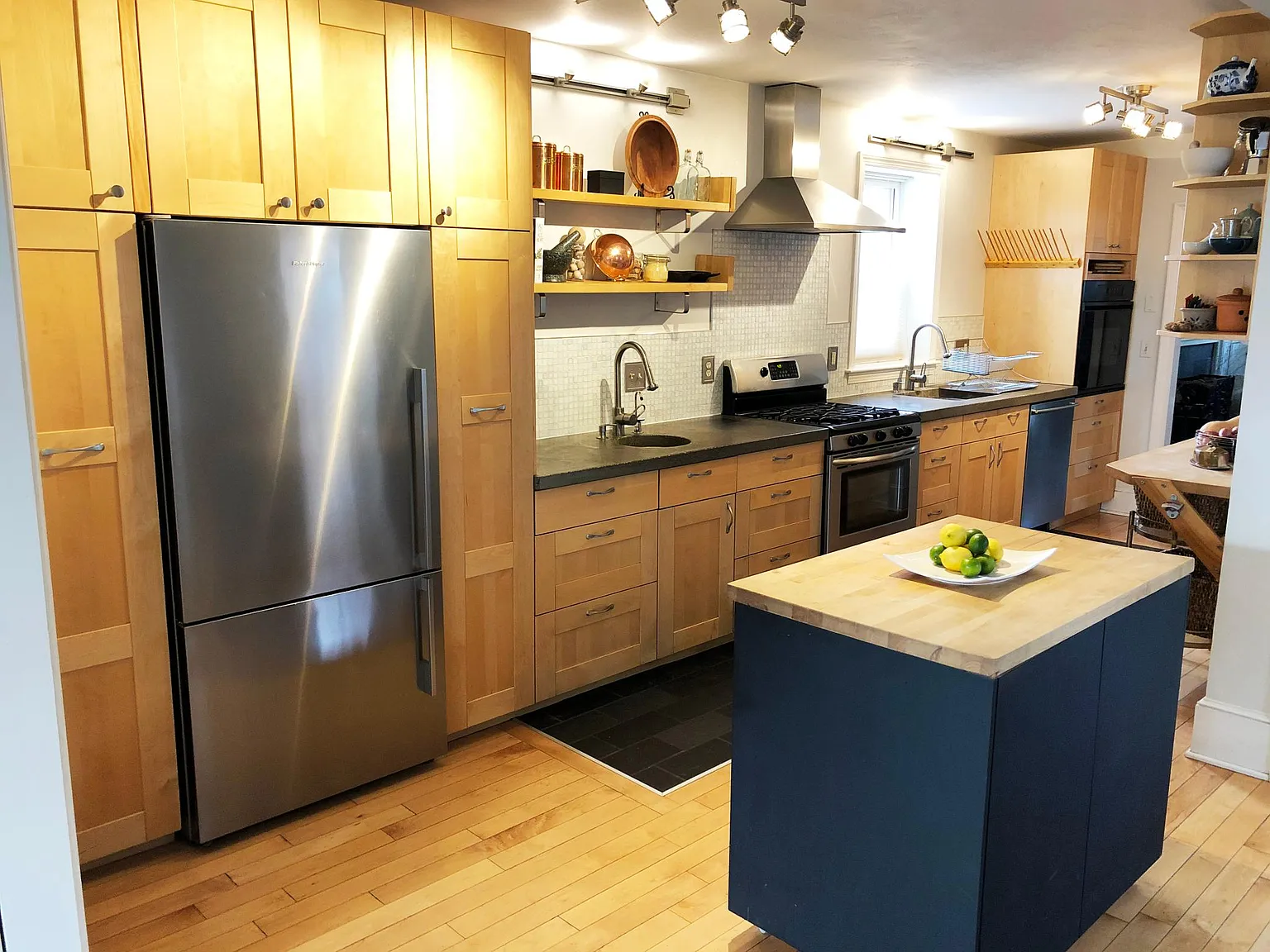 2 bed, 1666 sqft, $3,950 — Photo 1