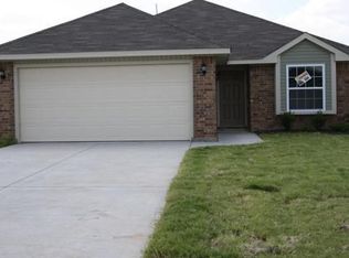 2215 Bradford Cir, Newcastle, OK 73065