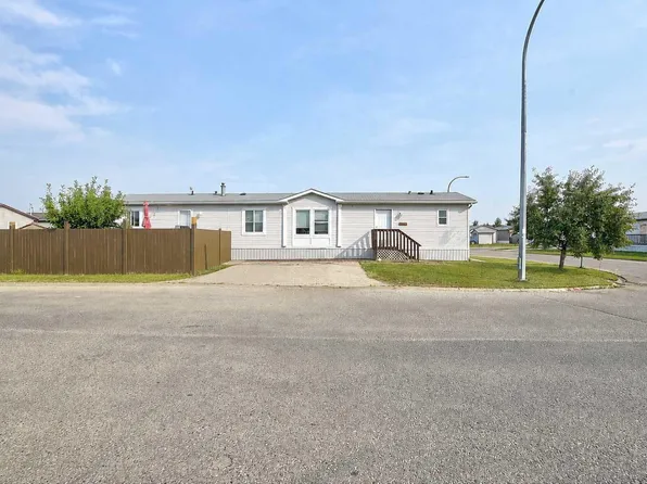 8902 89th St, Grande Prairie, AB T8X 0G1