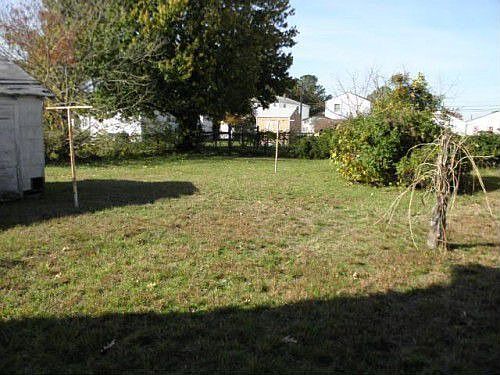3rd image of 2211 Laguard Dr