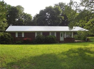 353 Hoover Hill Rd, Asheboro, NC 27205