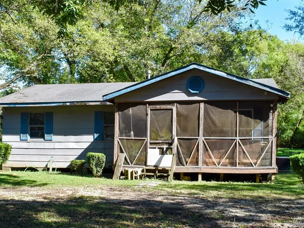 4530 Lakeshore Dr, Millbrook, AL 36054